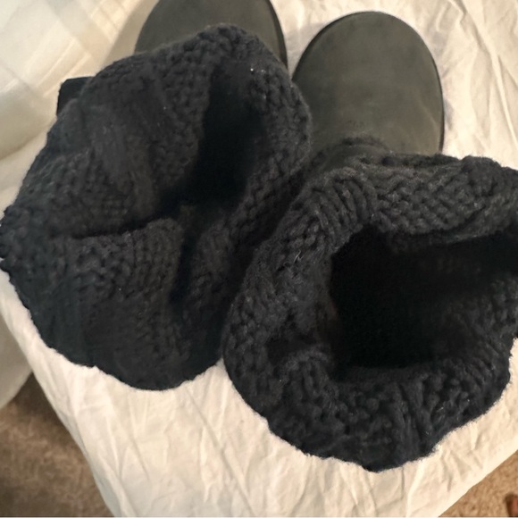 UGG Australia Women's Cambridge Boot - Picture 4 of 10